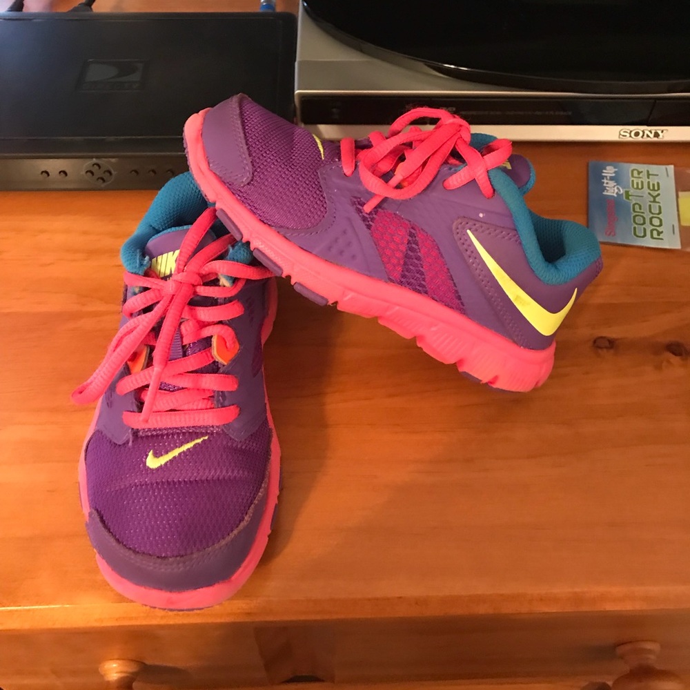Nike Tennis shoes